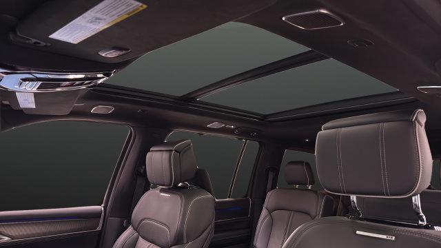Used 2022 Jeep Grand Wagoneer Series II AWD/4WD image 12