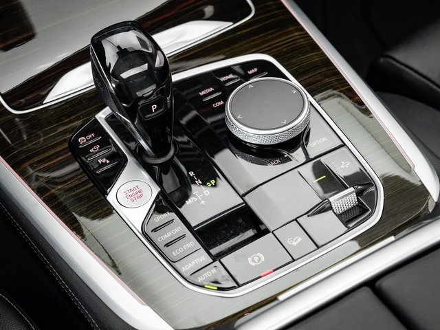 Used 2021 BMW X7 xDrive40i w/ Premium Package image 19