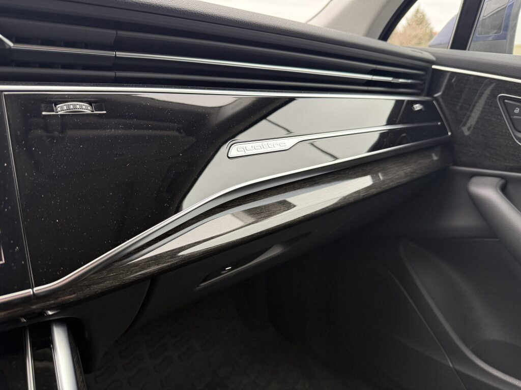 Used 2022 Audi Q7 3.0T Premium image 35