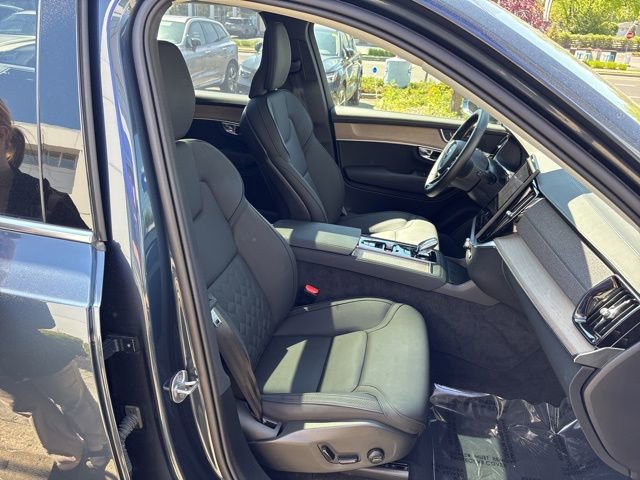 Used 2025 Volvo XC90 B6 Plus AWD/4WD image 17