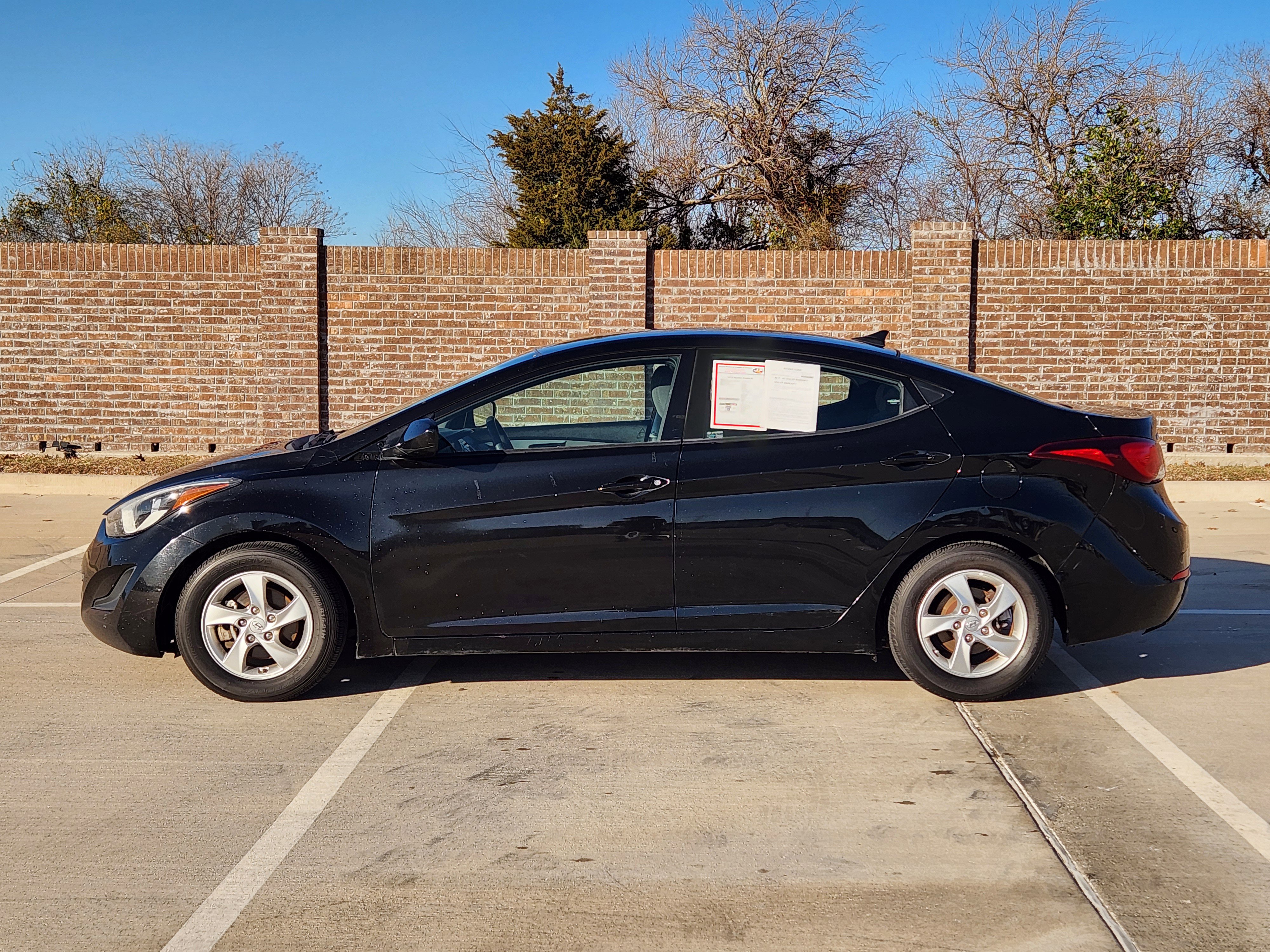 Used 2015 Hyundai Elantra SE image 5
