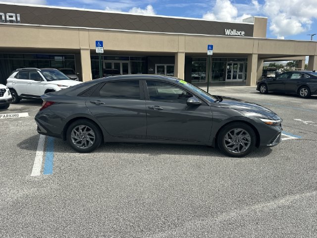 Certified 2024 Hyundai Elantra SEL FWD image 5
