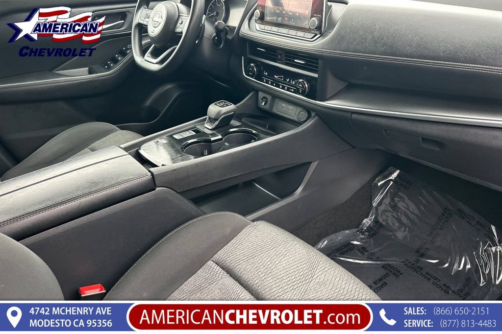 Used 2024 Nissan Rogue SV FWD image 21