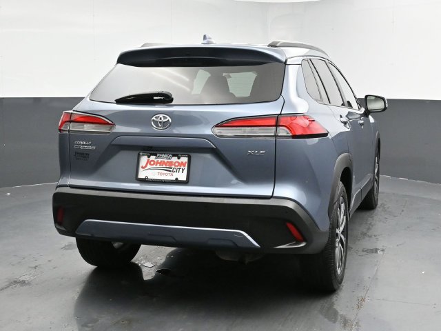 Used 2023 Toyota Corolla Cross XLE w/ Convenience Package FWD image 11