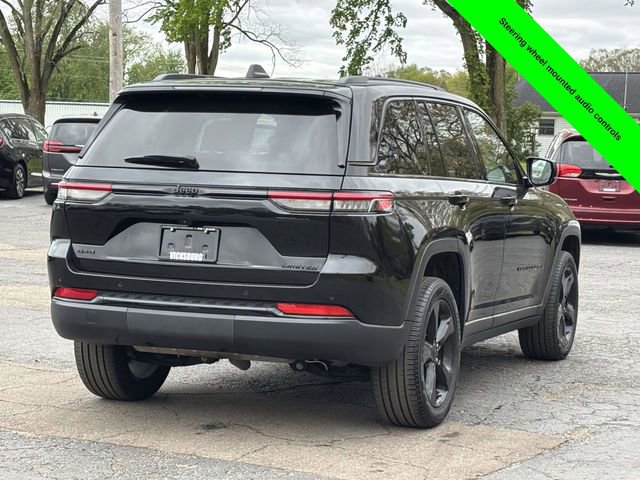 Used 2023 Jeep Grand Cherokee Limited w/ Black Appearance Package AWD/4WD image 33