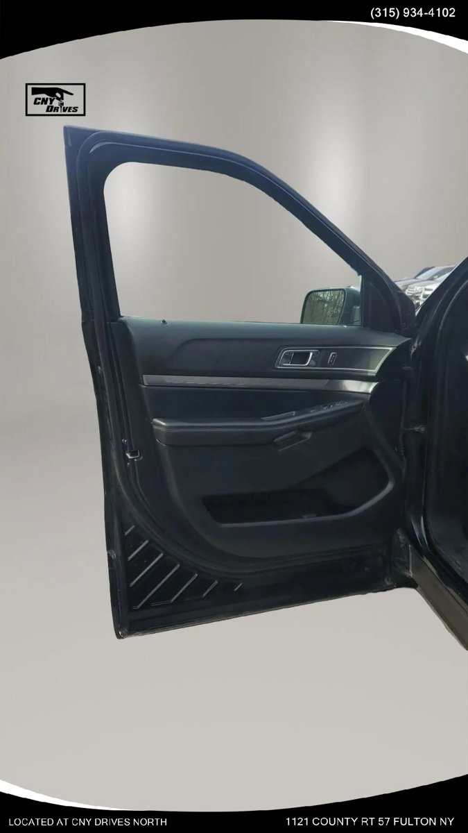 Used 2019 Ford Explorer XLT w/ Equipment Group 201A AWD/4WD image 9