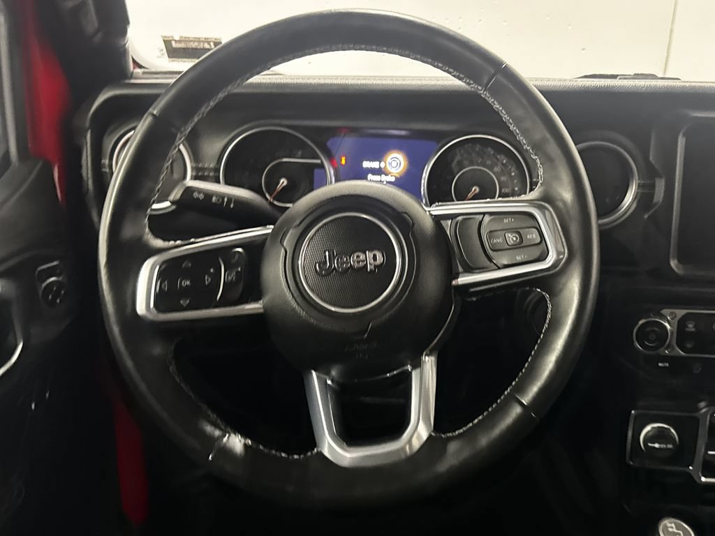 Used 2023 Jeep Wrangler Unlimited Sahara w/ Dual Top Group AWD/4WD image 5
