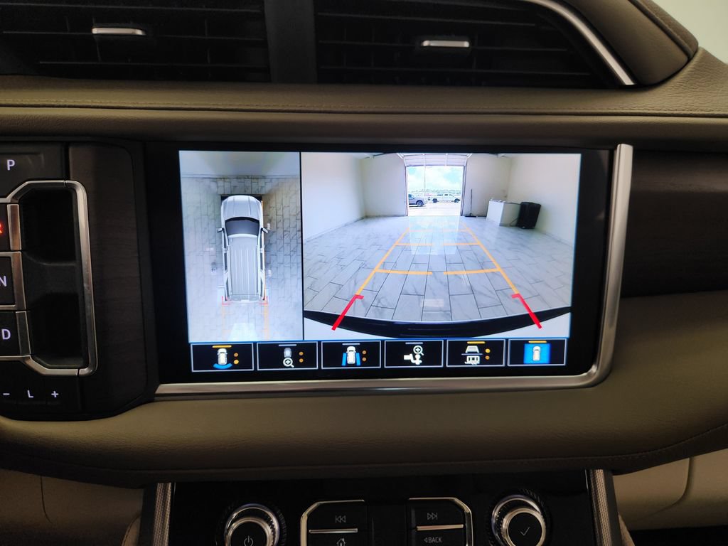 Used 2021 GMC Yukon Denali w/ Denali Premium Package AWD/4WD image 17