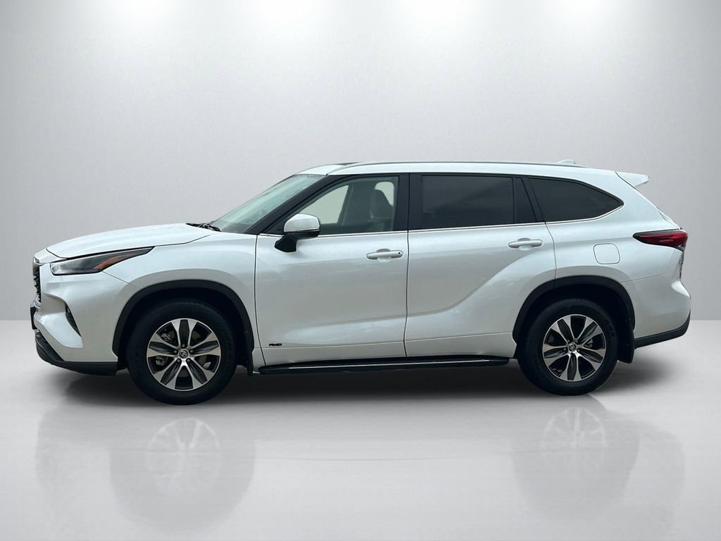 Used 2023 Toyota Highlander XLE image 8
