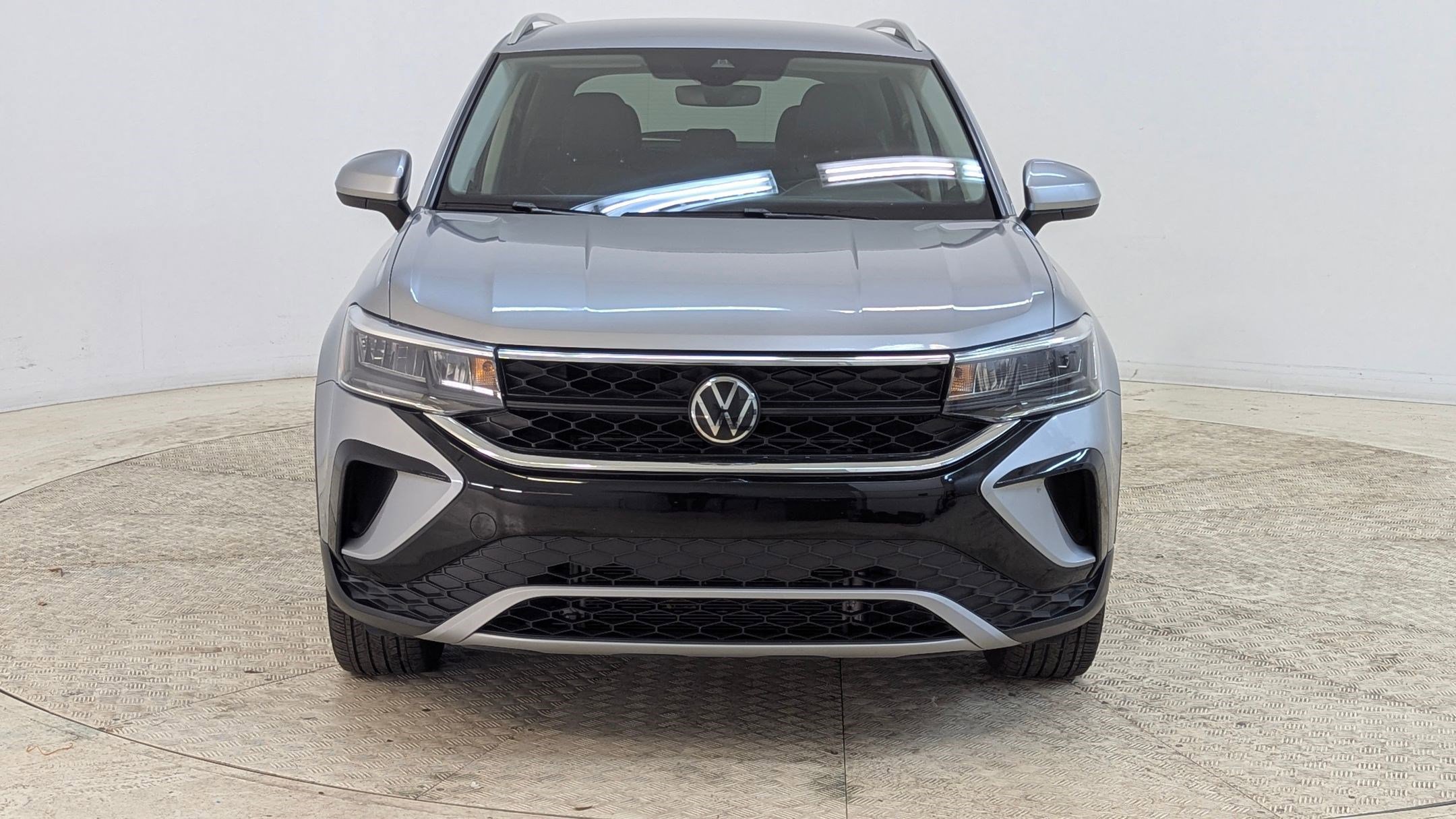 Used 2024 Volkswagen Taos SE image 6