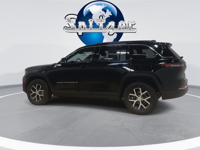 Used 2025 Jeep Grand Cherokee Limited image 3
