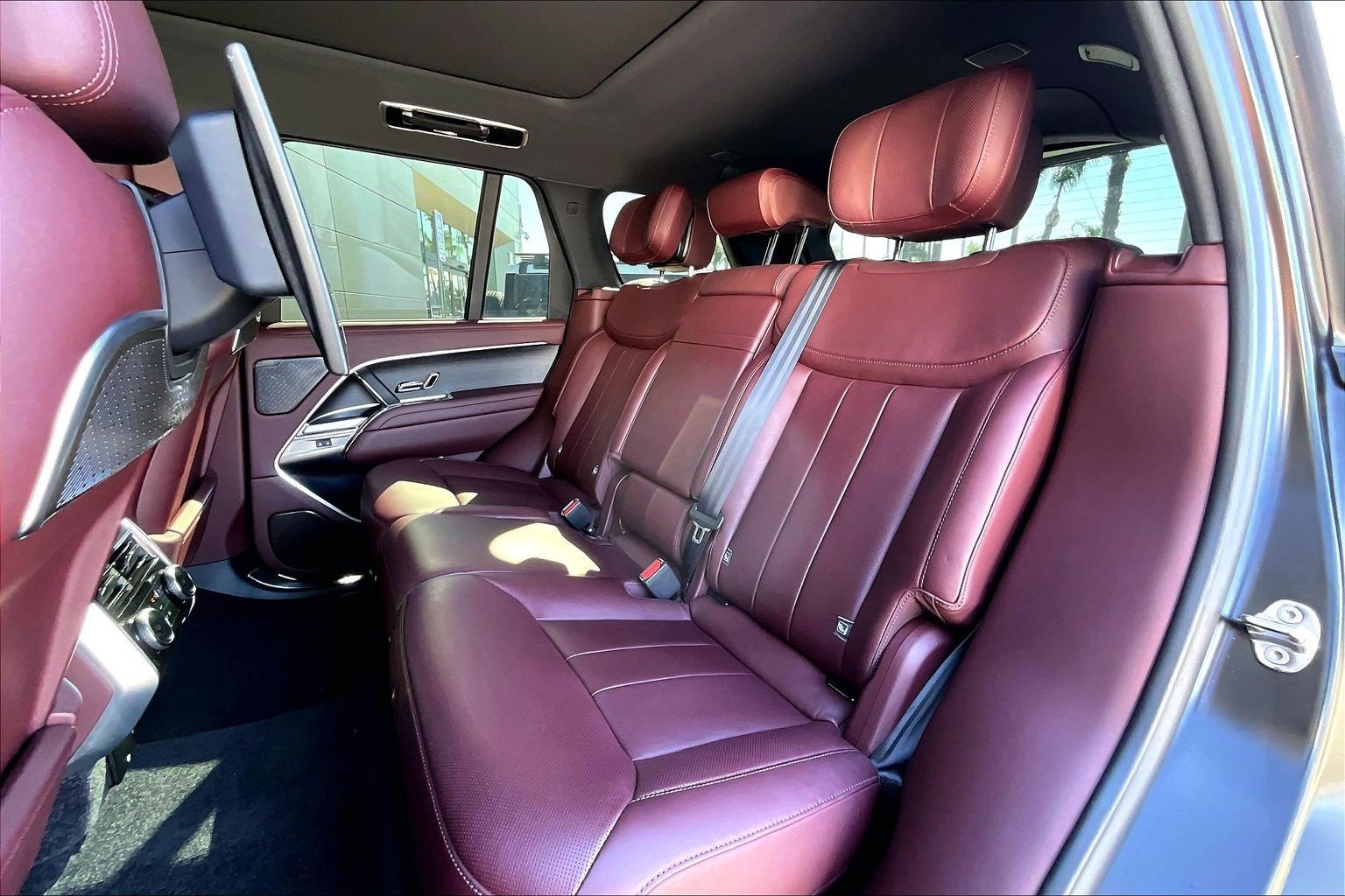 Used 2025 Land Rover Range Rover Autobiography image 25