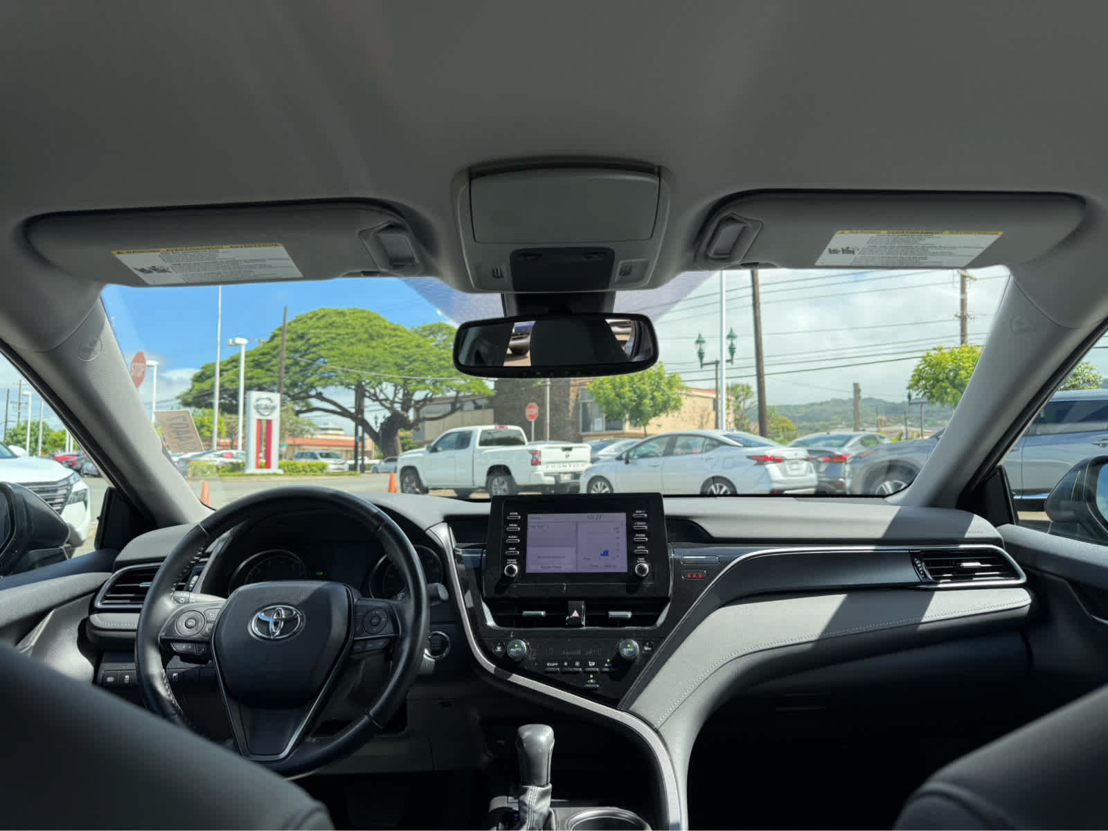 Used 2022 Toyota Camry SE FWD image 10