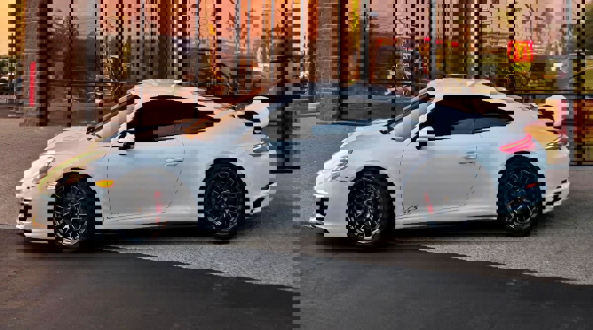 Used 2017 Porsche 911 Carrera GTS image 3