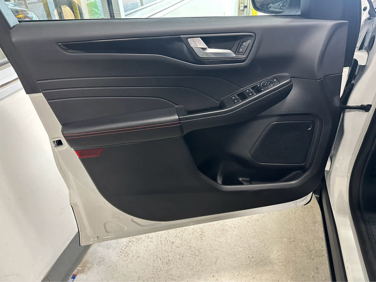 New 2025 Ford Escape ST-Line w/ Cold Weather Package image 18