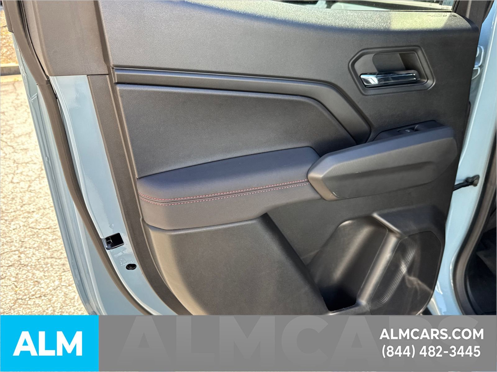 Used 2025 Chevrolet Colorado Z71 w/ Technology Package image 25