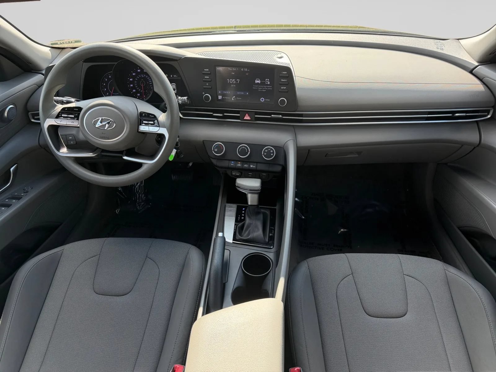 Used 2023 Hyundai Elantra SE w/ Preferred Accessory Package FWD image 15