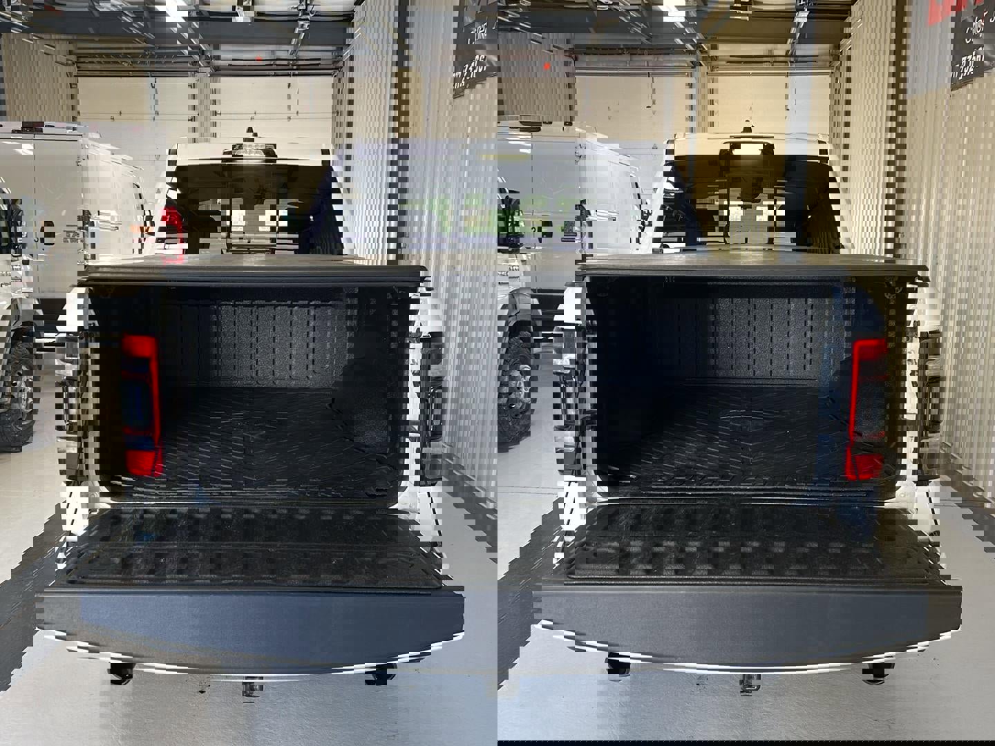 Used 2024 RAM 1500 Limited image 9