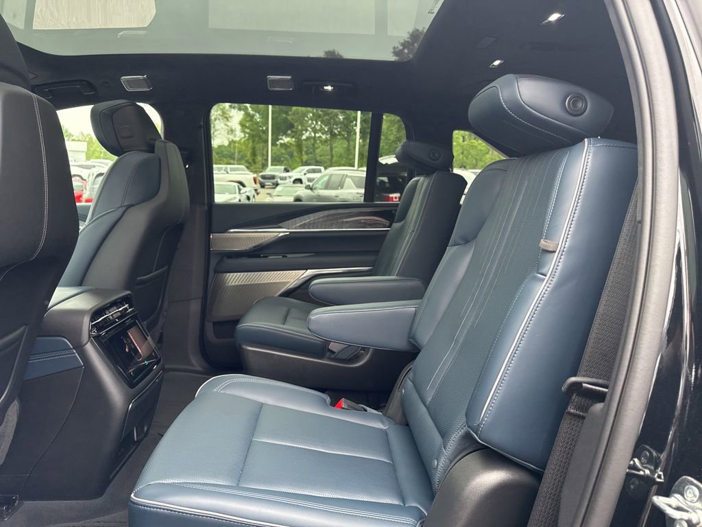 Used 2025 Cadillac Escalade IQ Luxury 2 w/ LPO, Premium Carpet Package AWD/4WD image 12