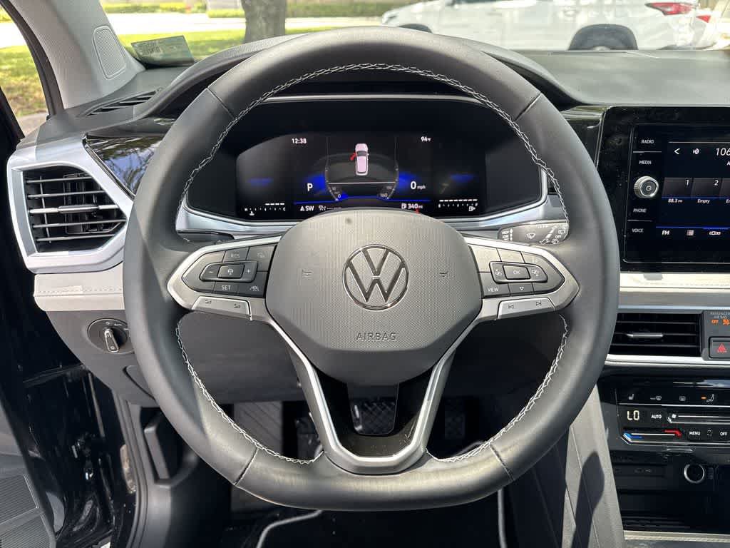 New 2026 Volkswagen Taos SE FWD image 15