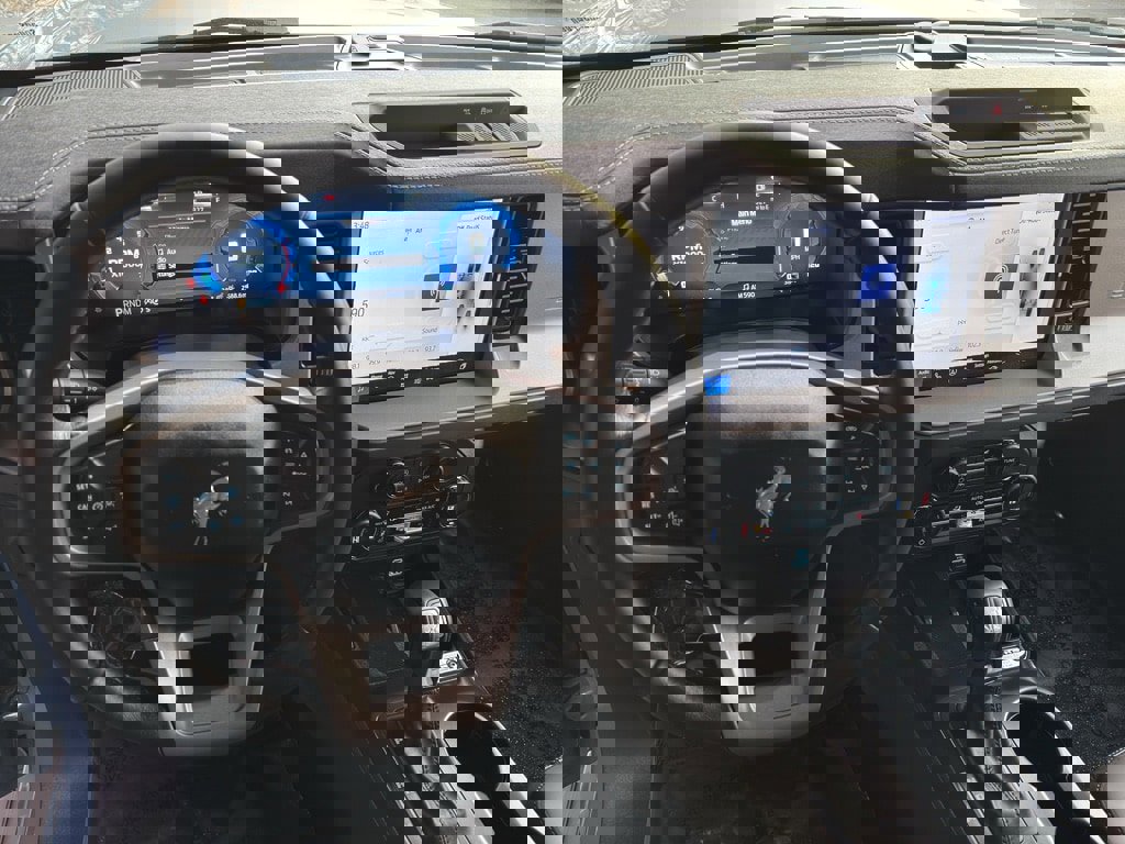 New 2025 Ford Bronco Outer Banks w/ Black Appearance Package image 19