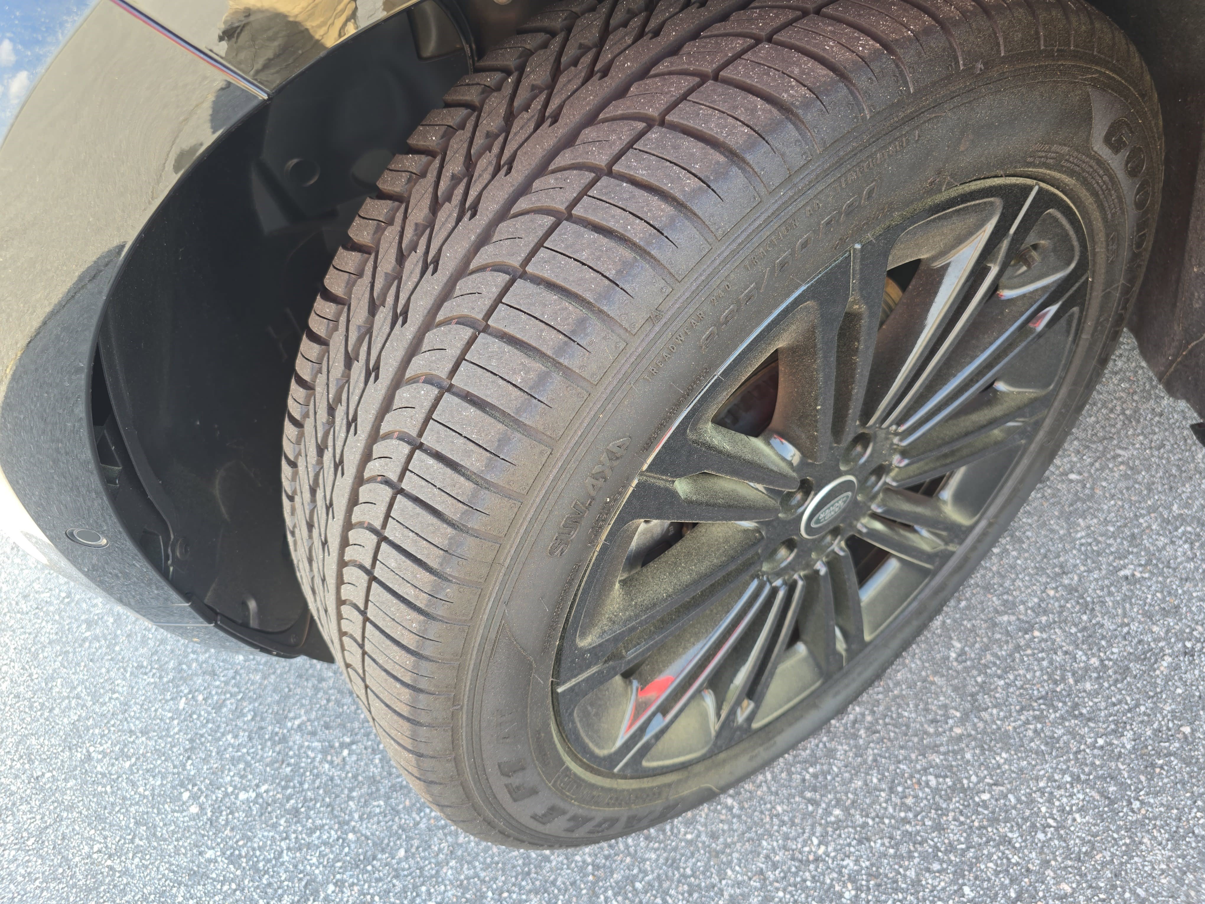 Used 2024 Land Rover Range Rover Evoque Dynamic SE image 32