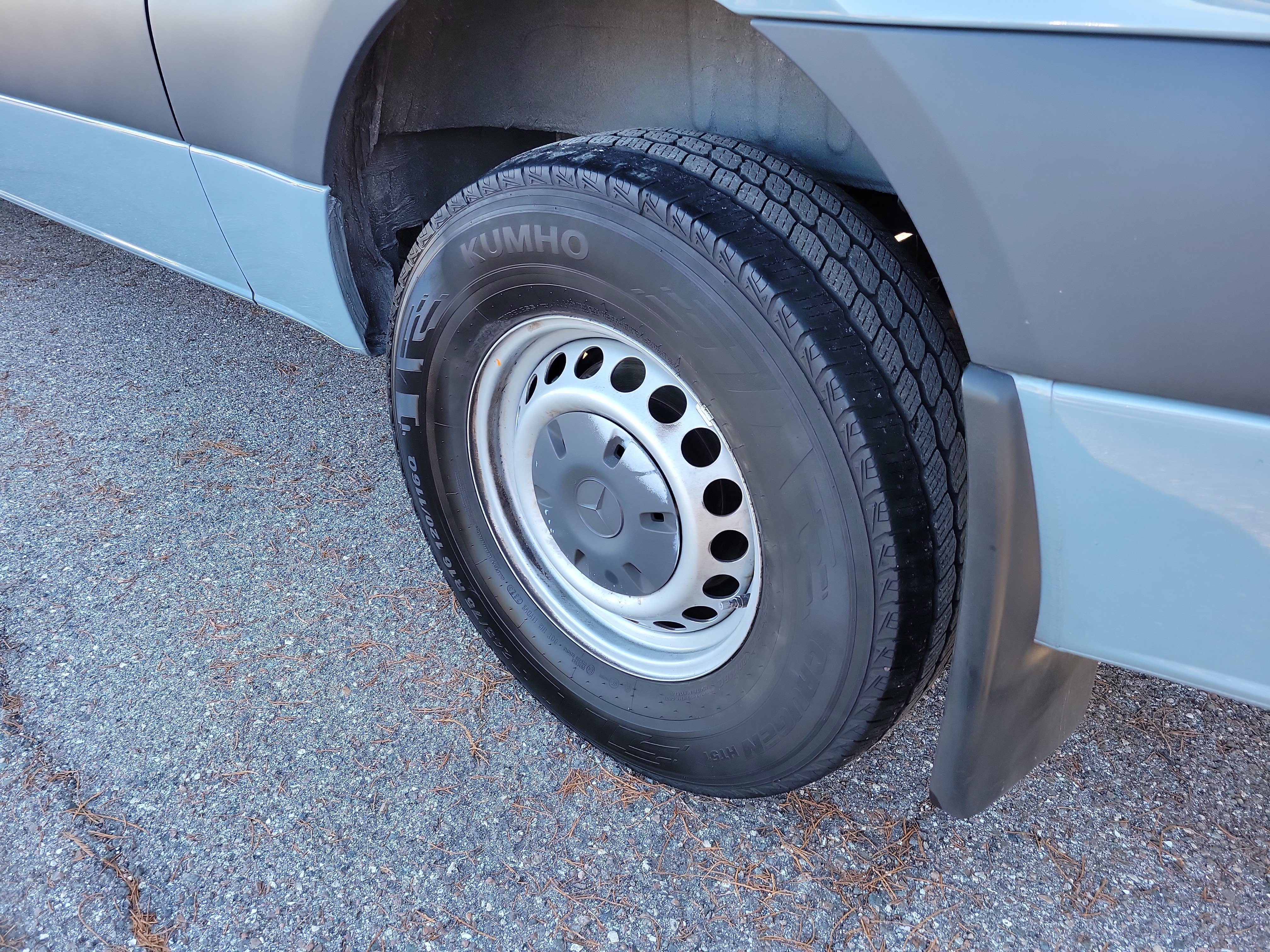 Used 2024 Mercedes-Benz Sprinter 2500 image 5