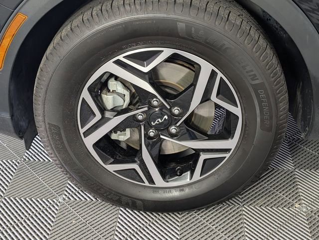 Used 2023 Kia Sportage LX image 8