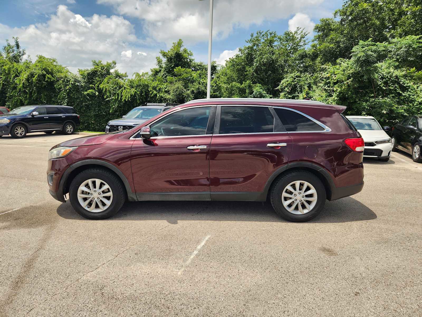 Used 2017 Kia Sorento FWD w/ LX Convenience Package image 4