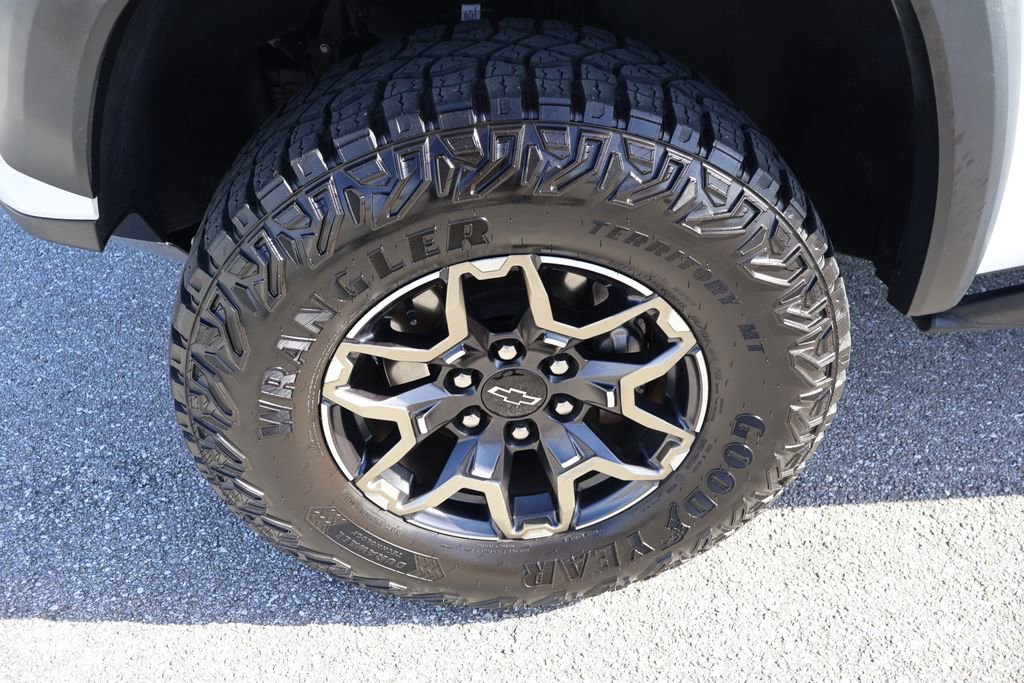 Used 2024 Chevrolet Colorado ZR2 w/ ZR2 Convenience Package III image 4