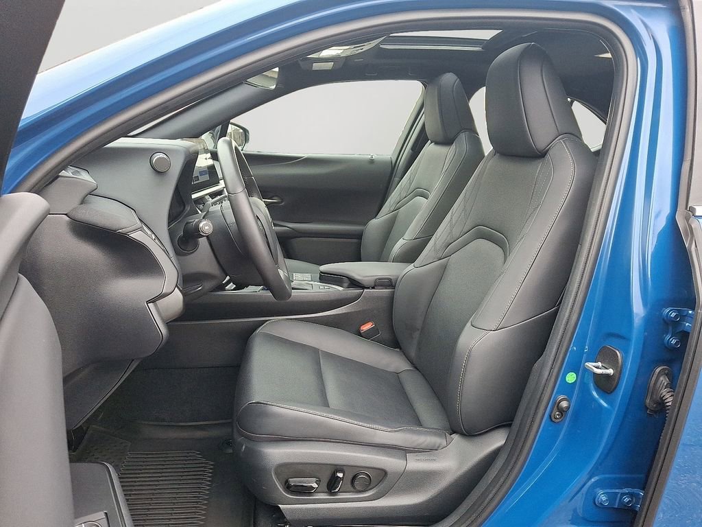 Used 2023 Lexus UX 250h AWD w/ Premium Package image 14