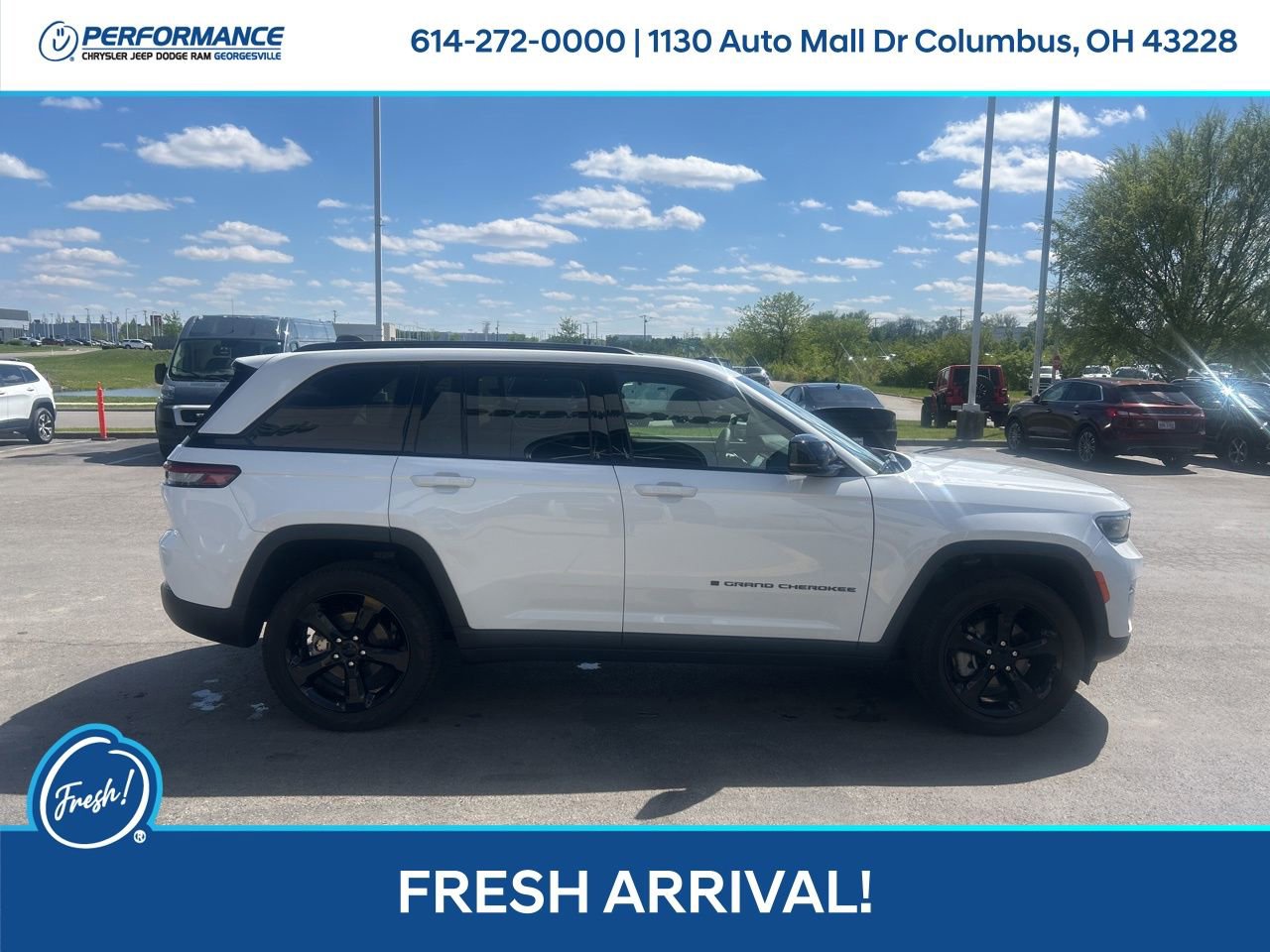 Used 2024 Jeep Grand Cherokee Limited w/ Black Appearance Package image 3