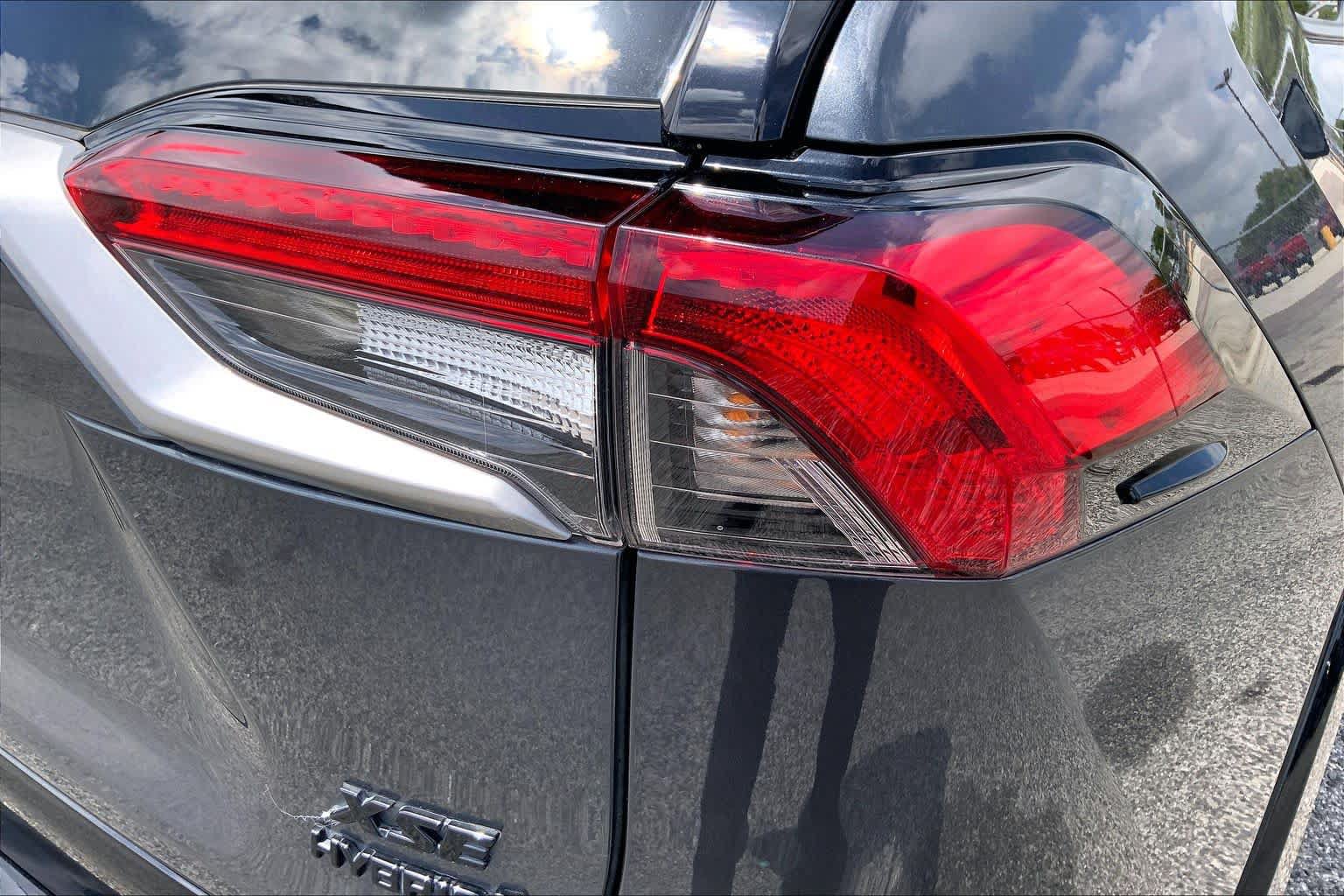 Used 2024 Toyota RAV4 XSE AWD/4WD image 30
