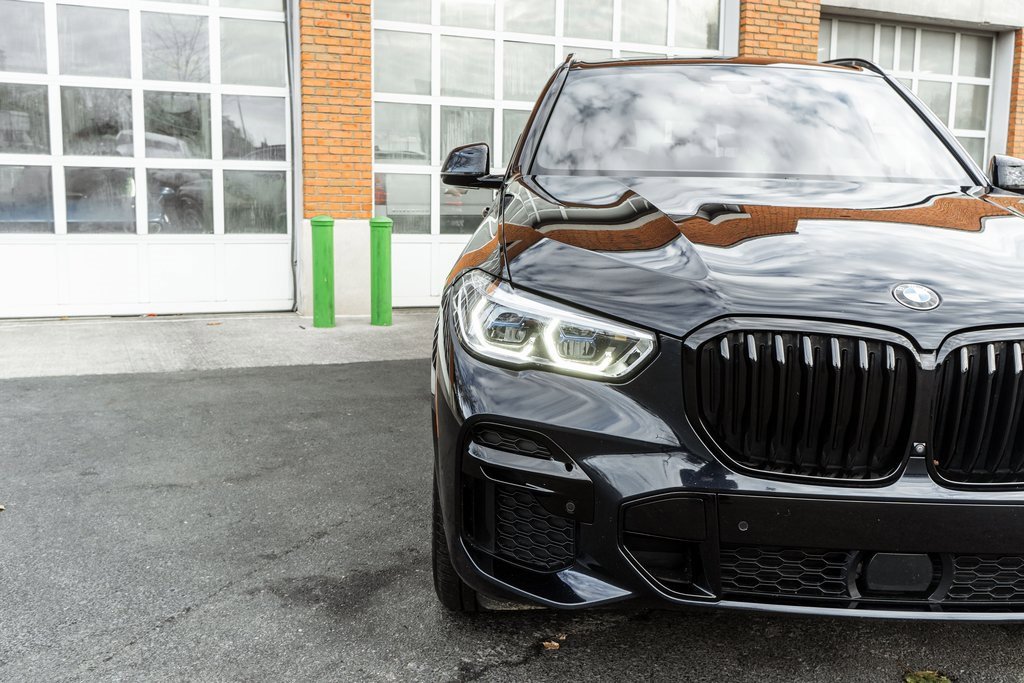 Used 2022 BMW X5 M50i w/ Executive Package image 31