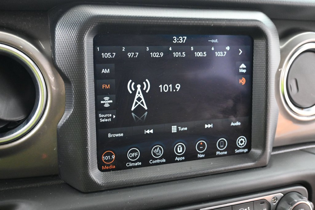 Used 2021 Jeep Wrangler Unlimited Sahara AWD/4WD image 10