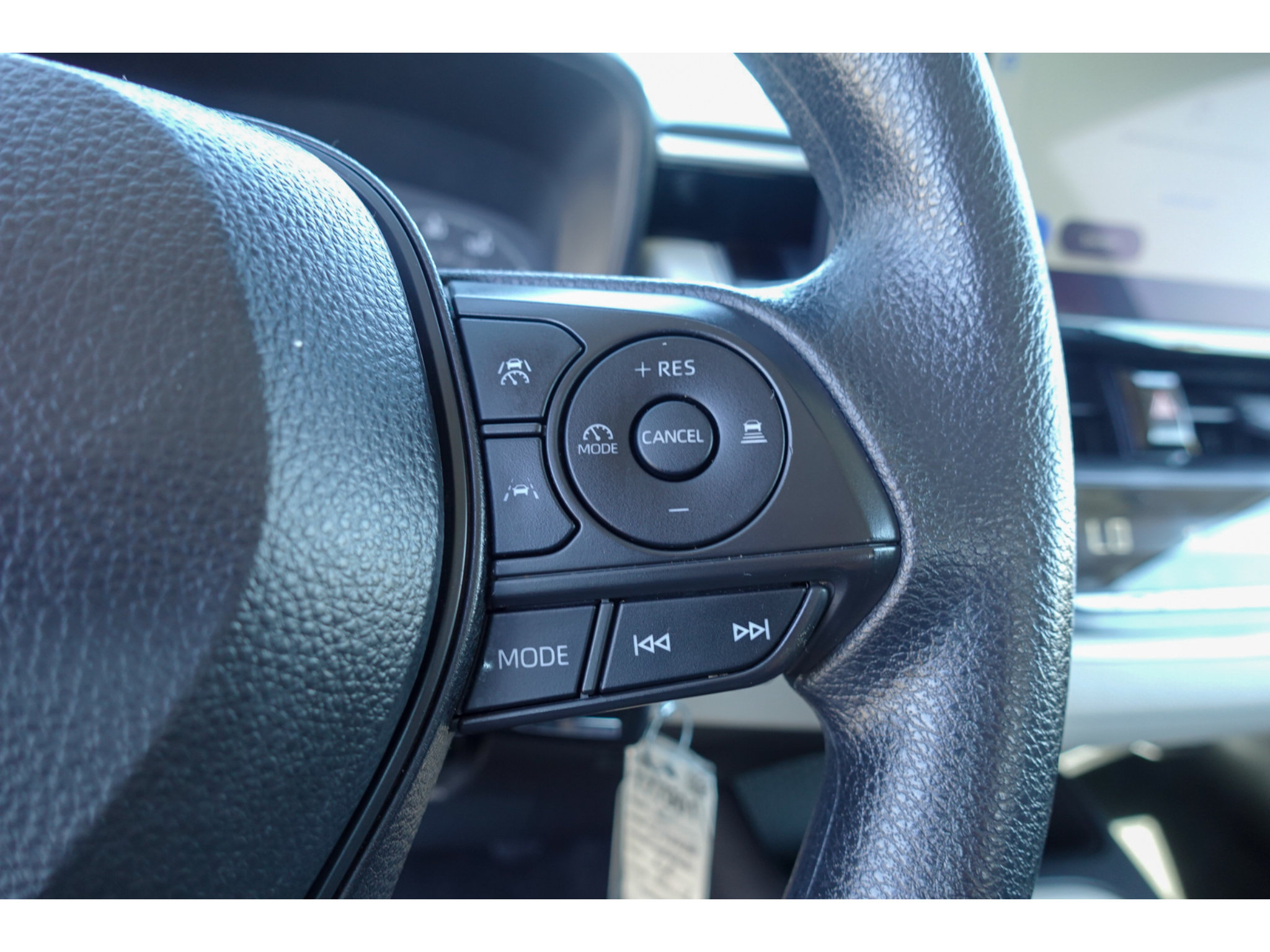 Used 2025 Toyota Corolla LE FWD image 15