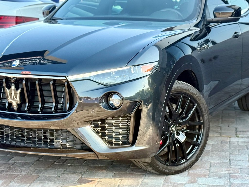 Used 2022 Maserati Levante Modena AWD/4WD image 33