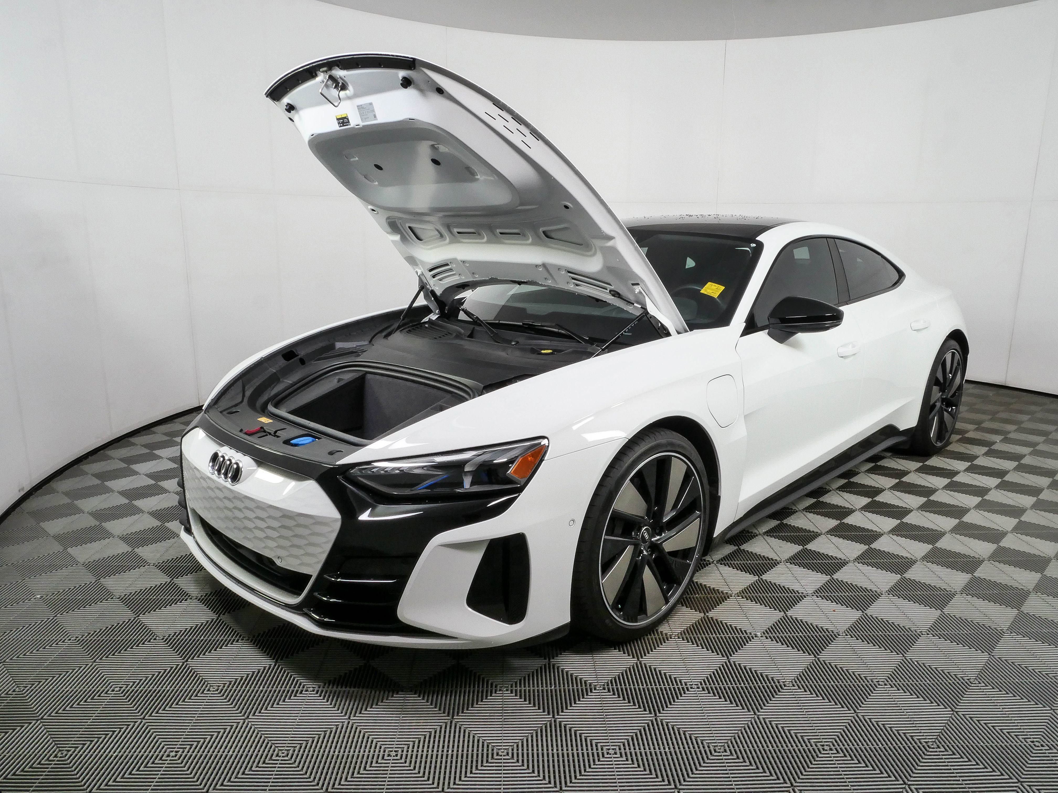 Used 2023 Audi e-tron GT Prestige w/ Prestige Package AWD/4WD image 34