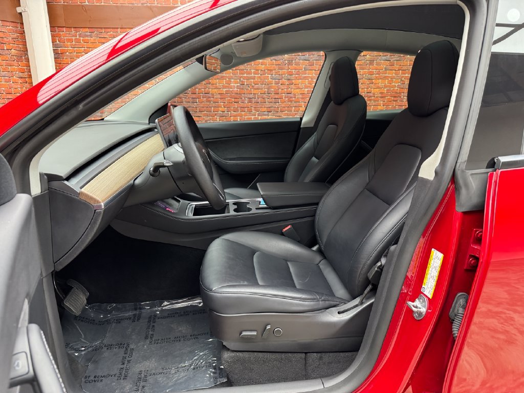 Used 2022 Tesla Model Y Long Range AWD/4WD image 23