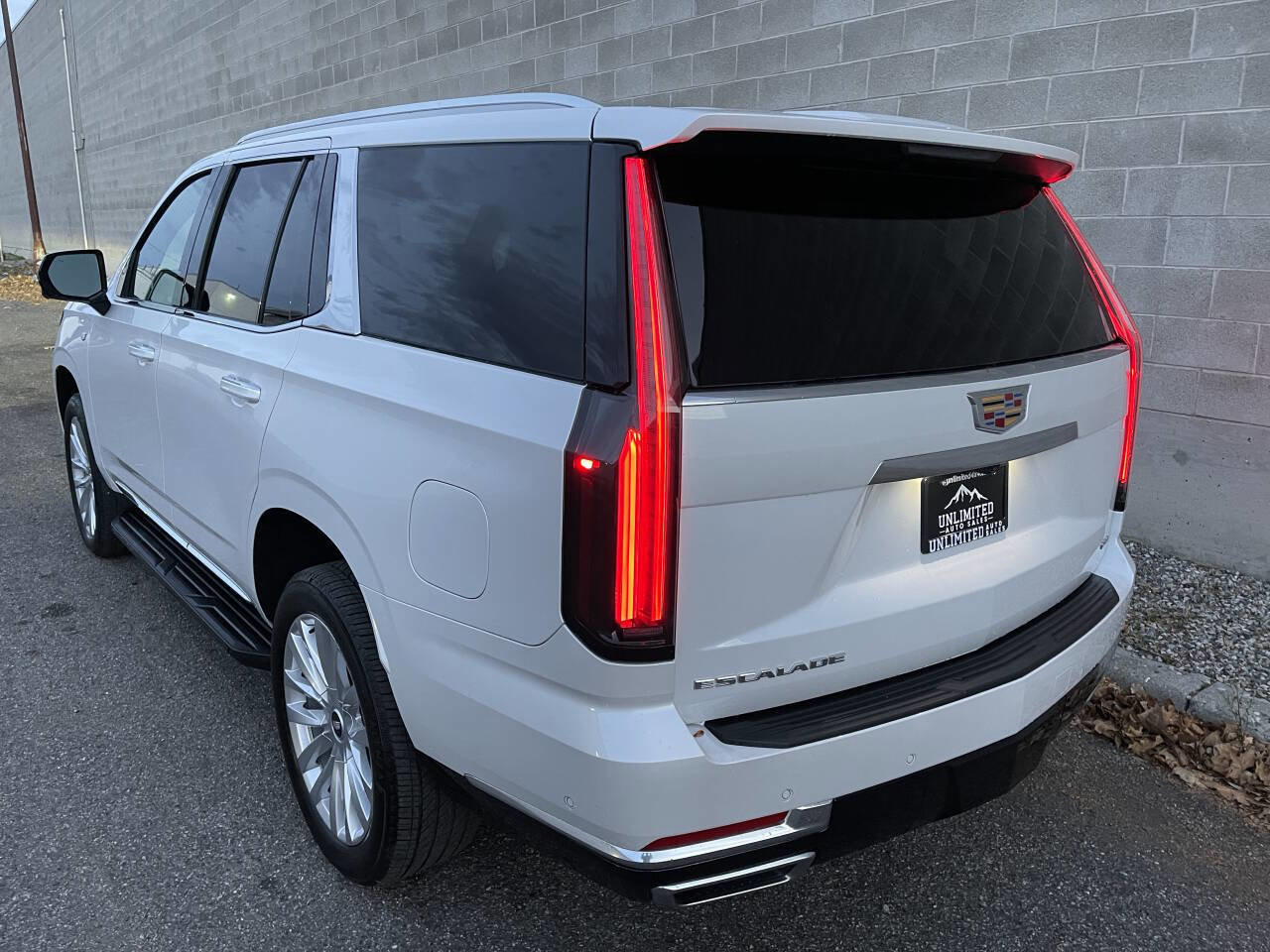 Used 2025 Cadillac Escalade Luxury image 6