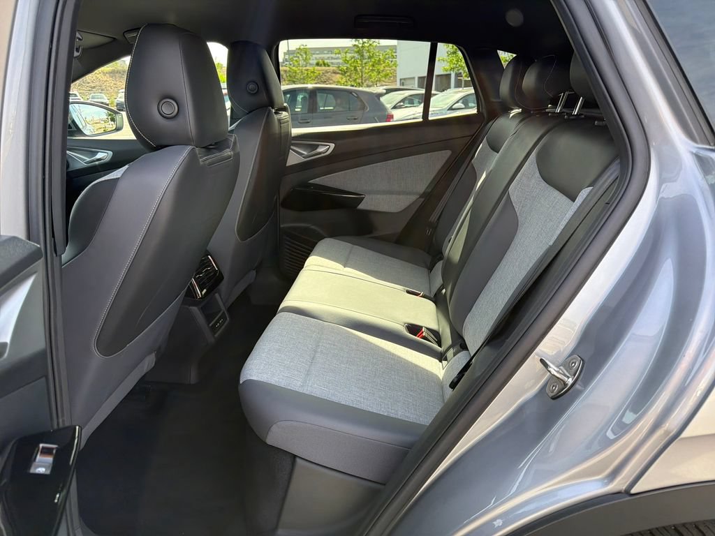 Certified 2023 Volkswagen ID.4 Pro AWD/4WD image 14