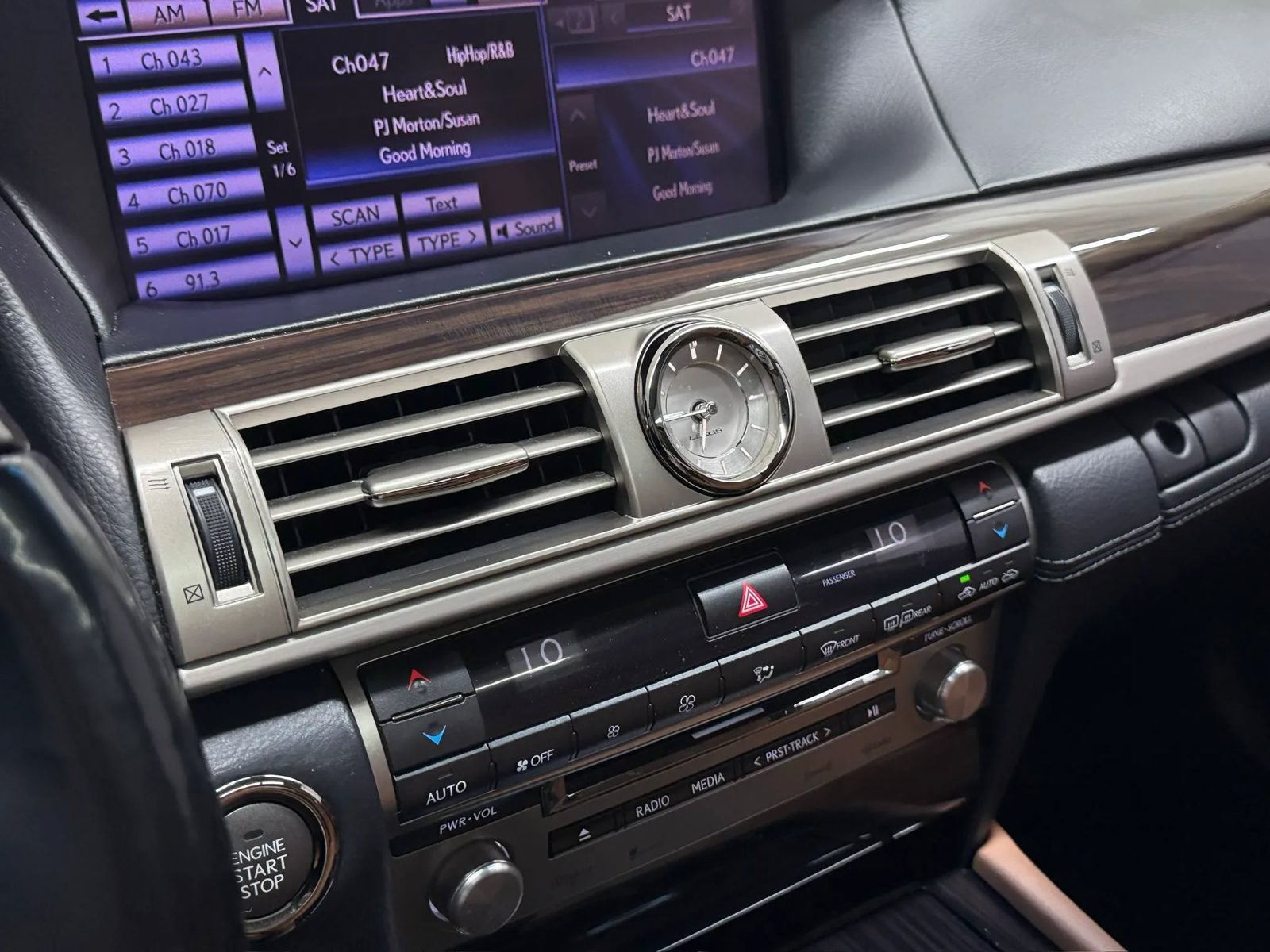 Used 2013 Lexus LS 460 w/ Comfort Pkg RWD image 24