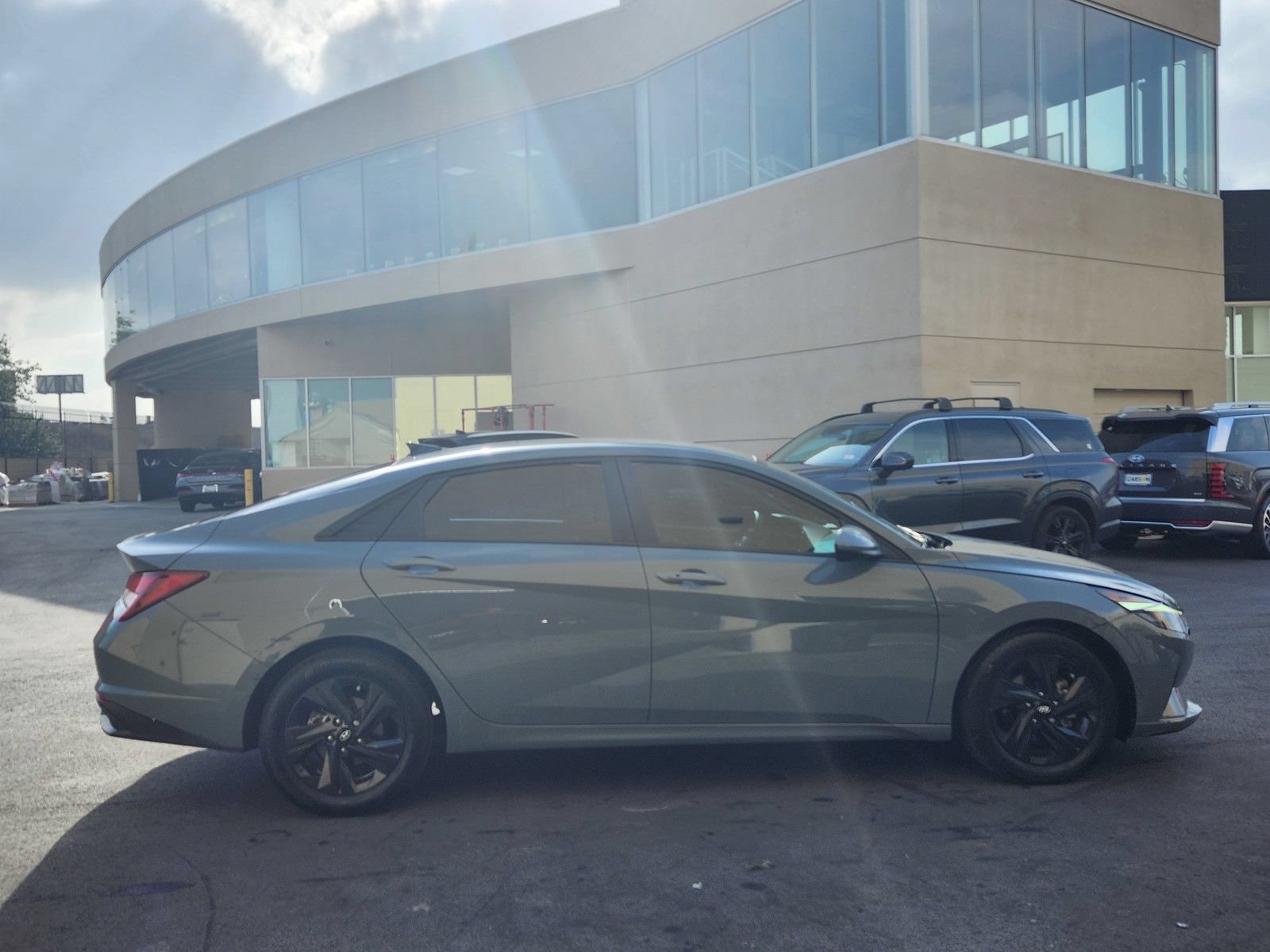 Certified 2021 Hyundai Elantra SEL w/ Convenience Package FWD image 8