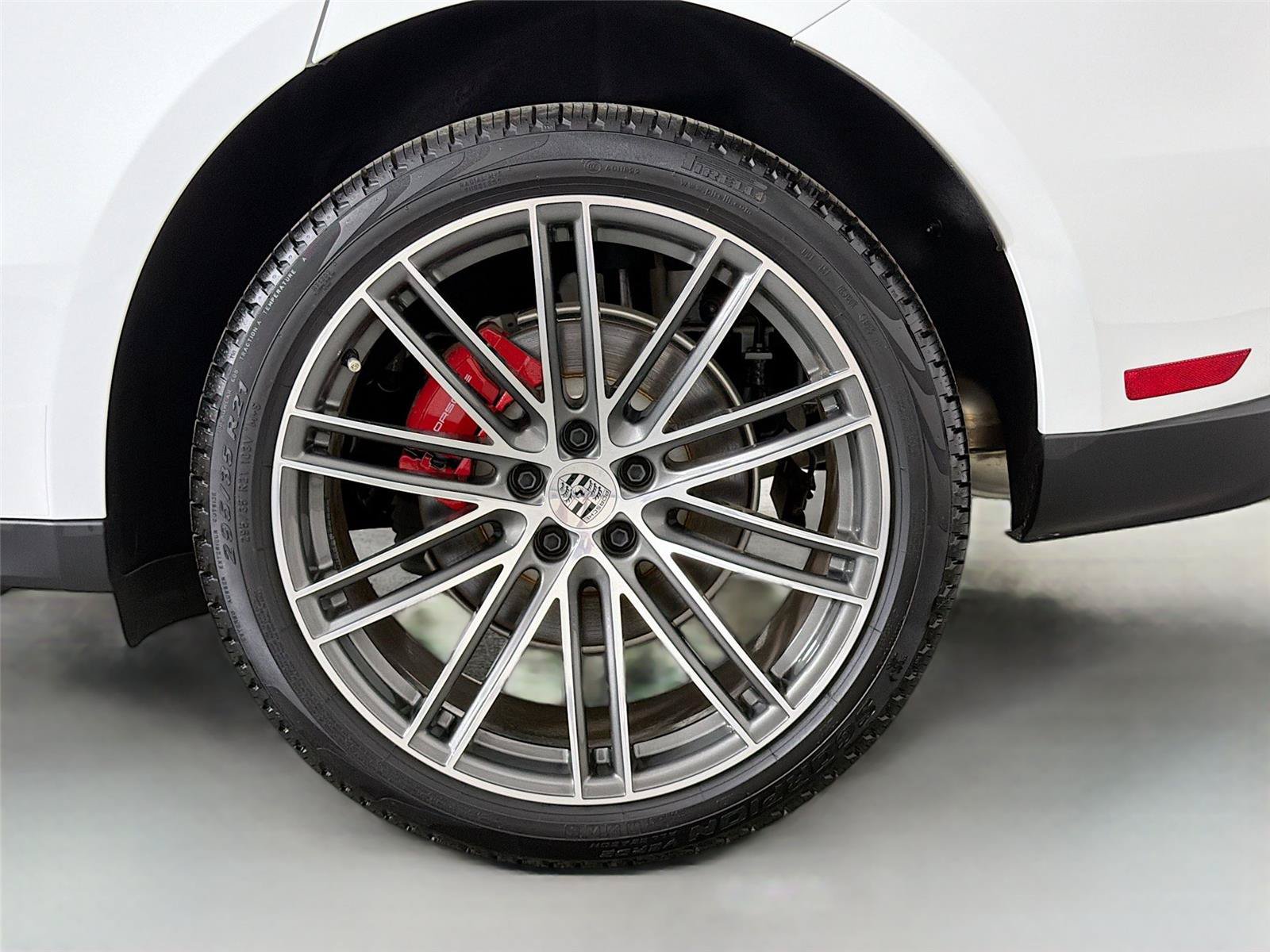 Certified 2025 Porsche Macan S AWD/4WD image 12
