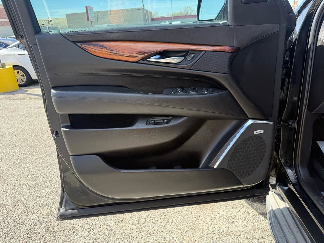 Used 2015 Cadillac Escalade Luxury RWD image 15