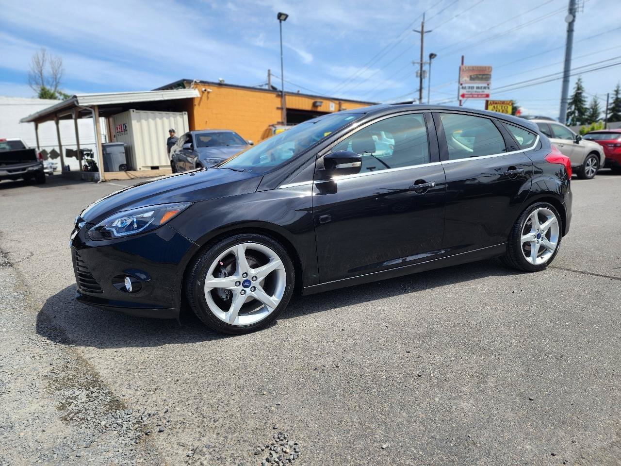 Used 2014 Ford Focus Titanium FWD image 11