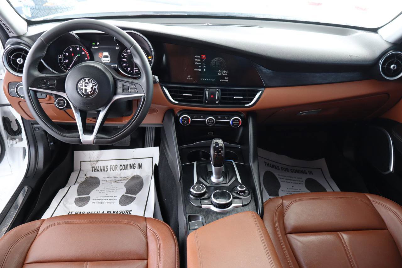 Used 2019 Alfa Romeo Giulia w/ Nero Edizione image 17