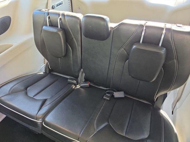 Used 2021 Chrysler Pacifica Limited AWD/4WD image 13