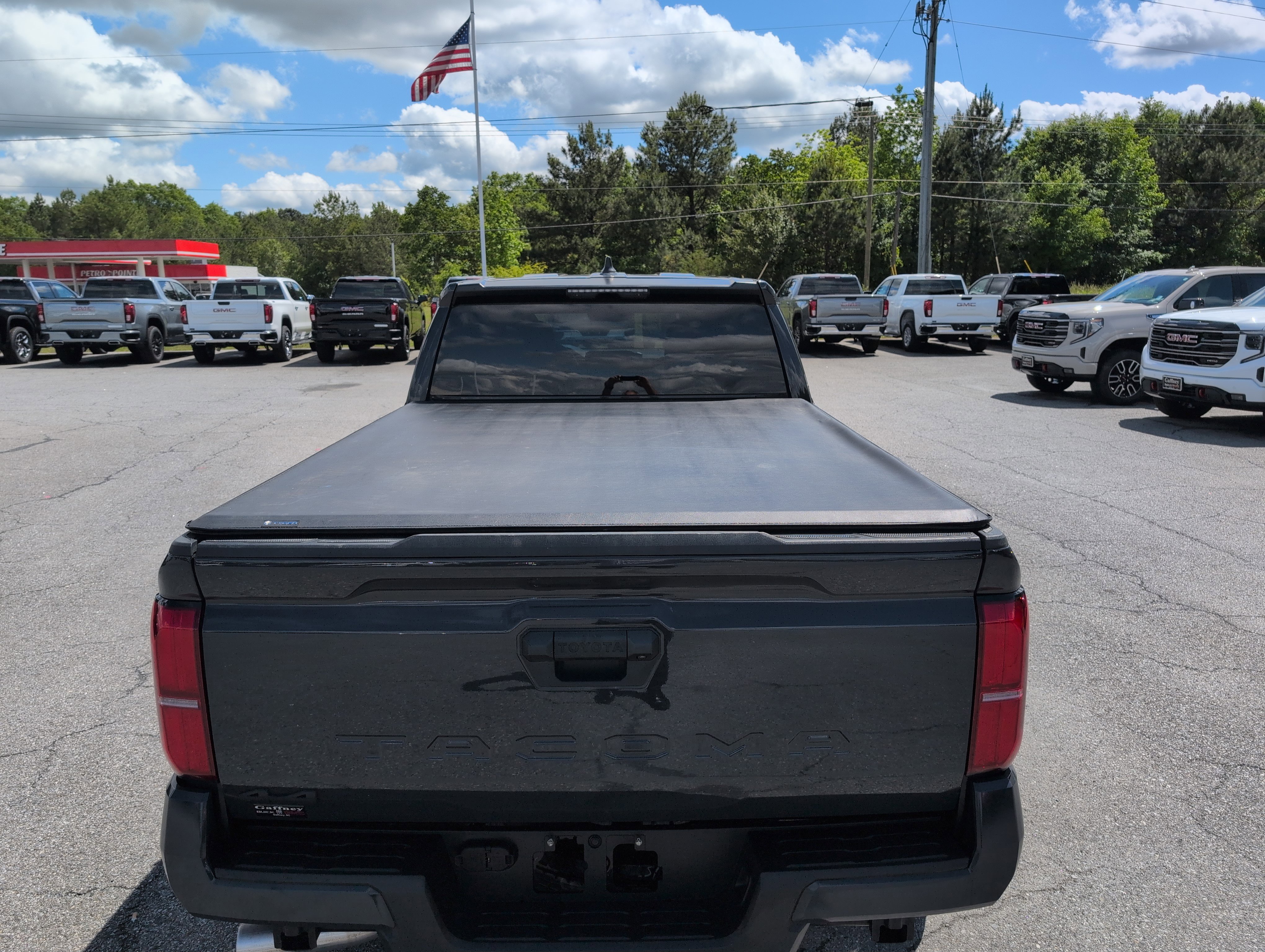 Used 2024 Toyota Tacoma SR5 AWD/4WD image 7