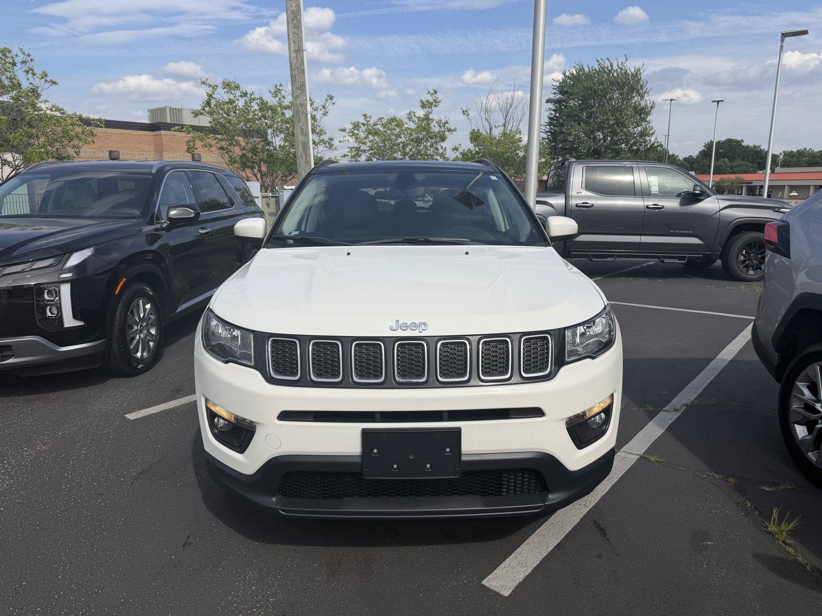 Used 2020 Jeep Compass Latitude w/ Popular Equipment Group AWD/4WD image 2